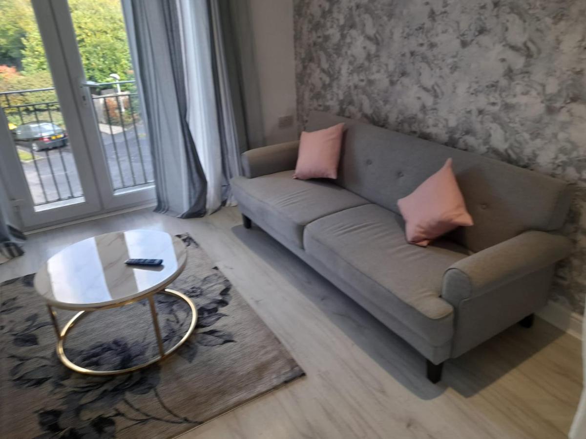 Penthouse Apartment Free Wi-Fi & Parking Occasional Bed Available Solihull Luaran gambar